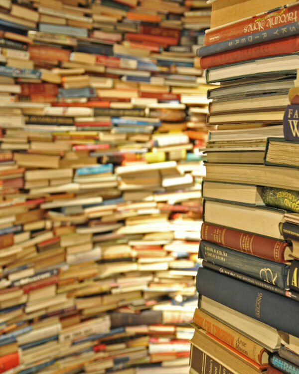 كتب بلغات أجنبية